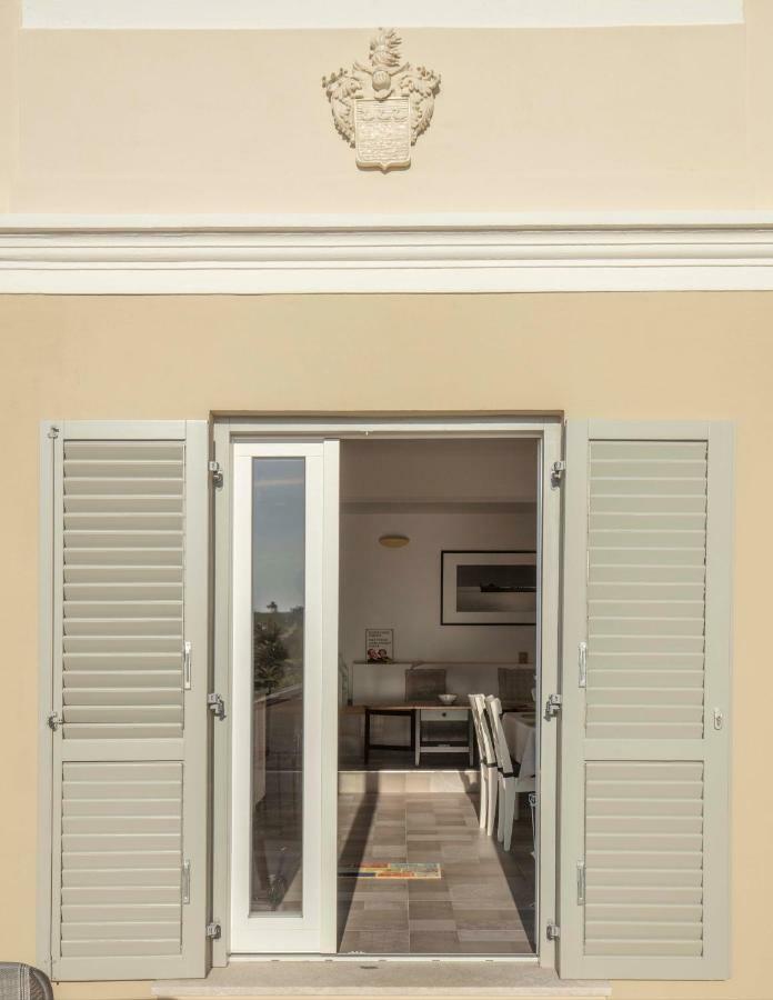 Apartments Villa Adrienne มาลีโลชินจ์ ภายนอก รูปภาพ