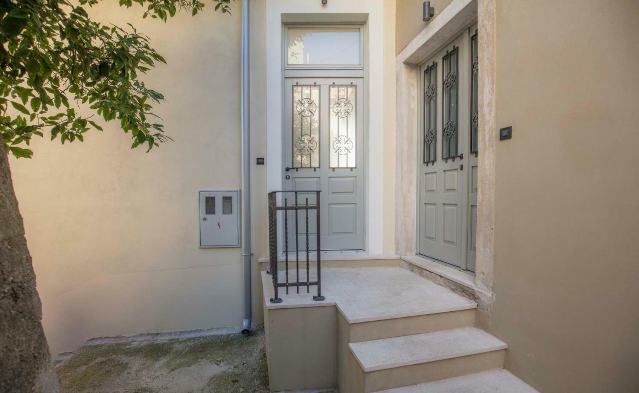 Apartments Villa Adrienne มาลีโลชินจ์ ภายนอก รูปภาพ